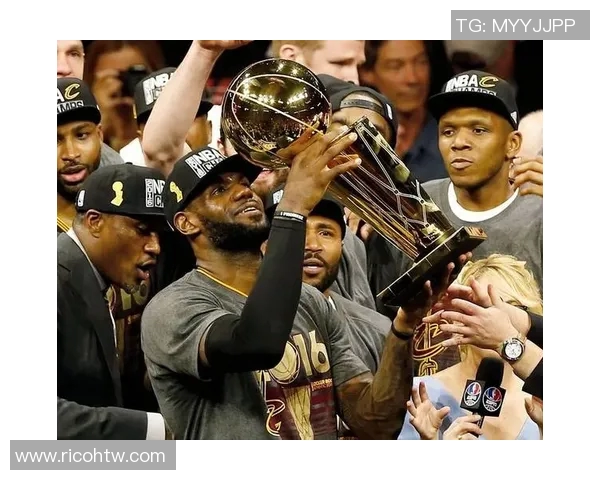 詹姆斯在NBA历史上的地位与影响力分析及其未来发展趋势探讨 詹姆斯在NBA历史上的地位与影响力分析及其未来发展趋势探讨